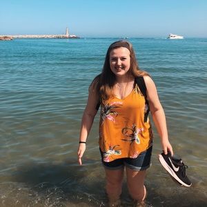 Meet your Posher, Abbie